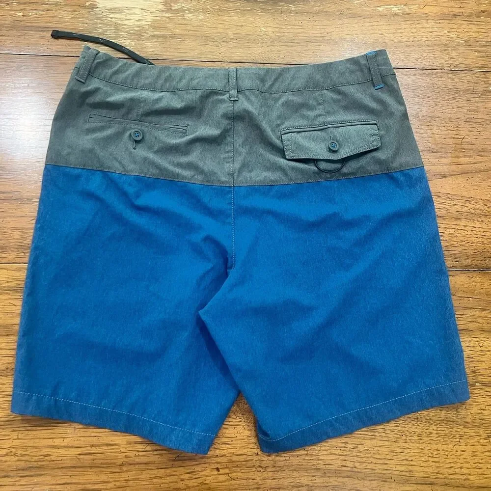 Tommy Bahama Men’s Gray & Blue Hybrid Performance Shorts
